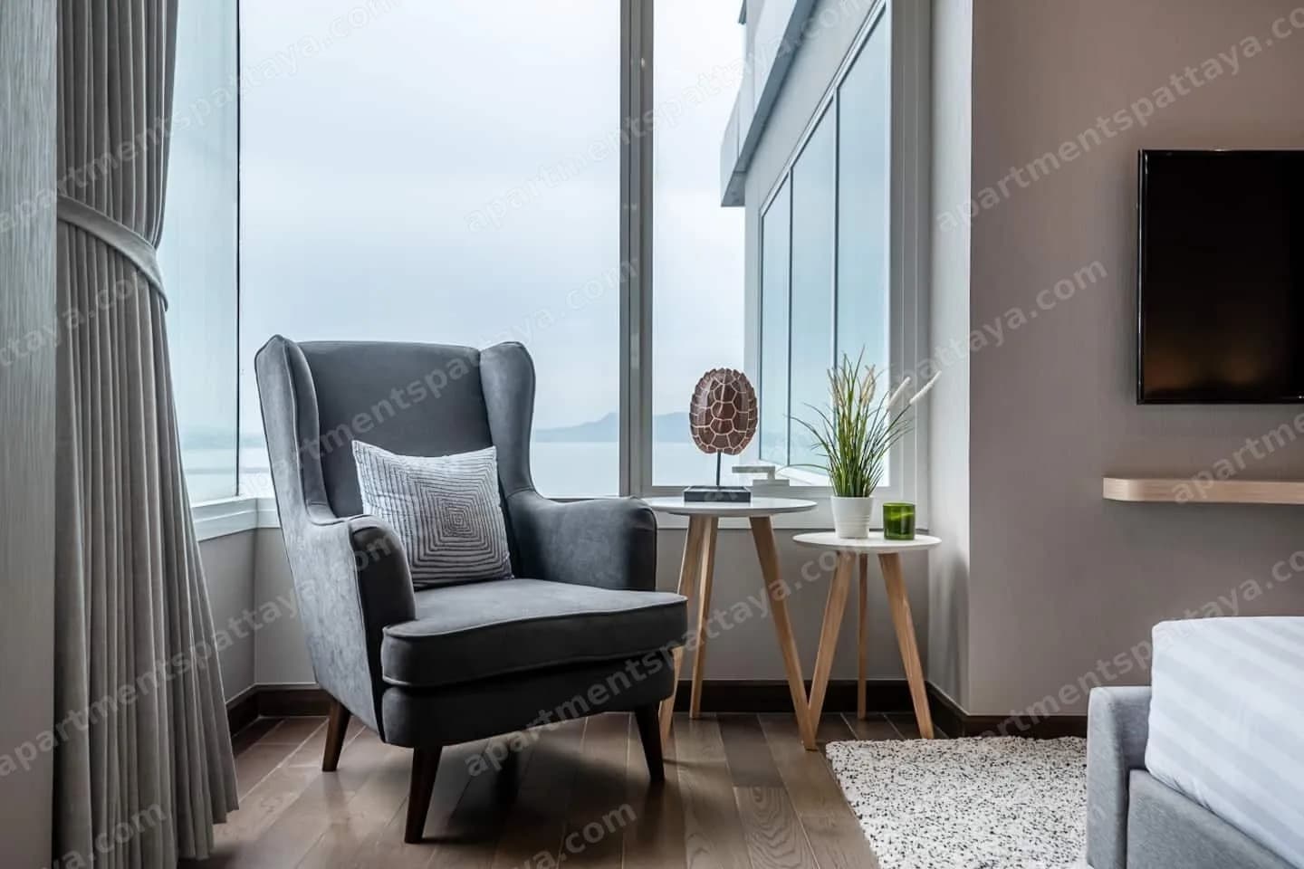 2-bedroom с большим балконом и видом на закат — фото 4